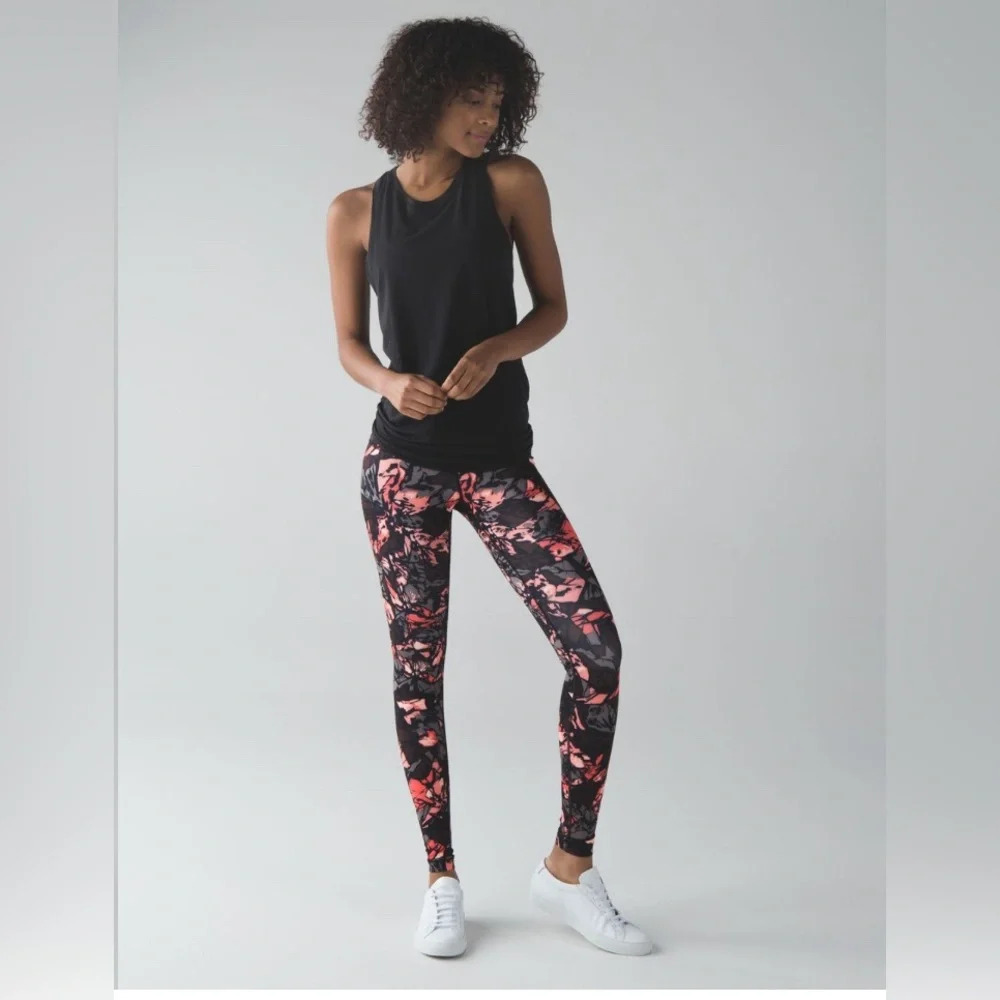 Lululemon Wunder Under Pant (Hi-Rise)
Paint Storm